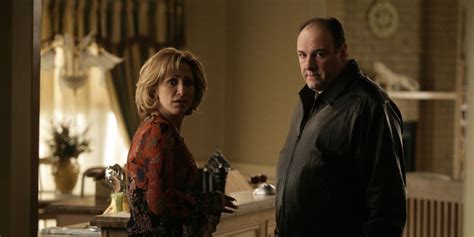 The Sopranos: 10 Saddest Things About Carmela